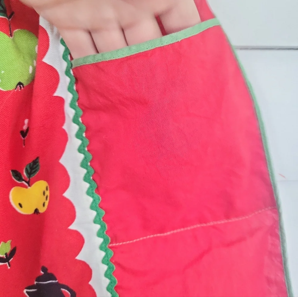 Vintage Kitschy Apple Pie & Coffee Red Kitchen 1/2 Apron